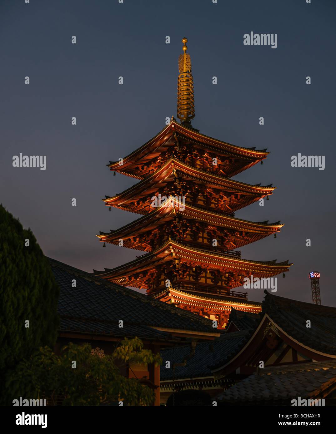 Sensoji (浅草寺, Sensōji ?) est un temple bouddhiste situé à Asakusa, Tokyo Banque D'Images