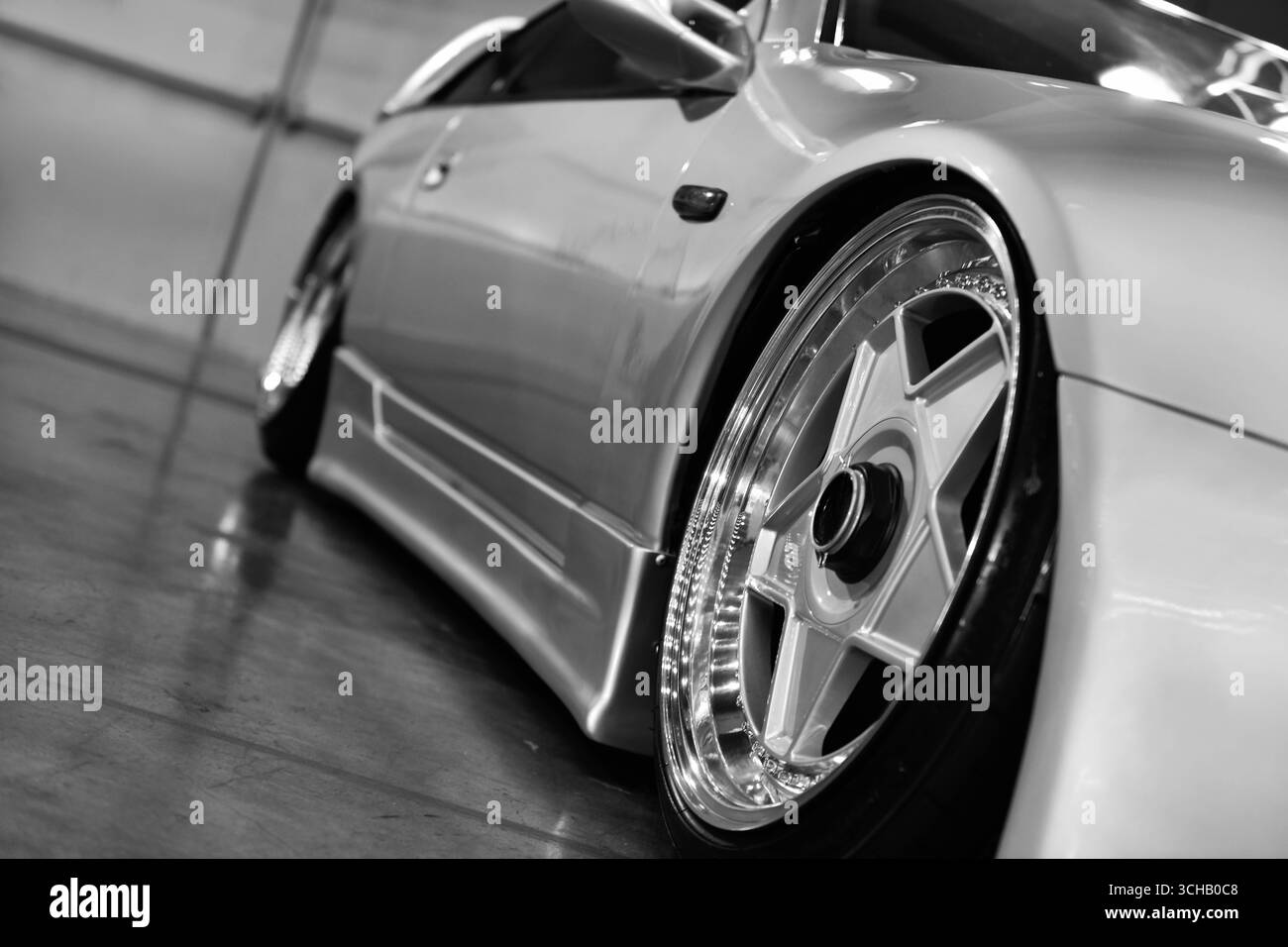 Phares avant de Modify car, noir et blanc Banque D'Images