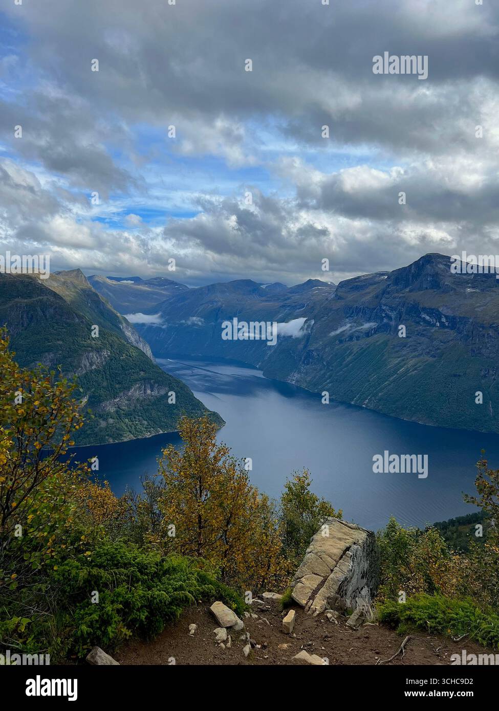Belles vues sur les montagnes norvégiennes Banque D'Images