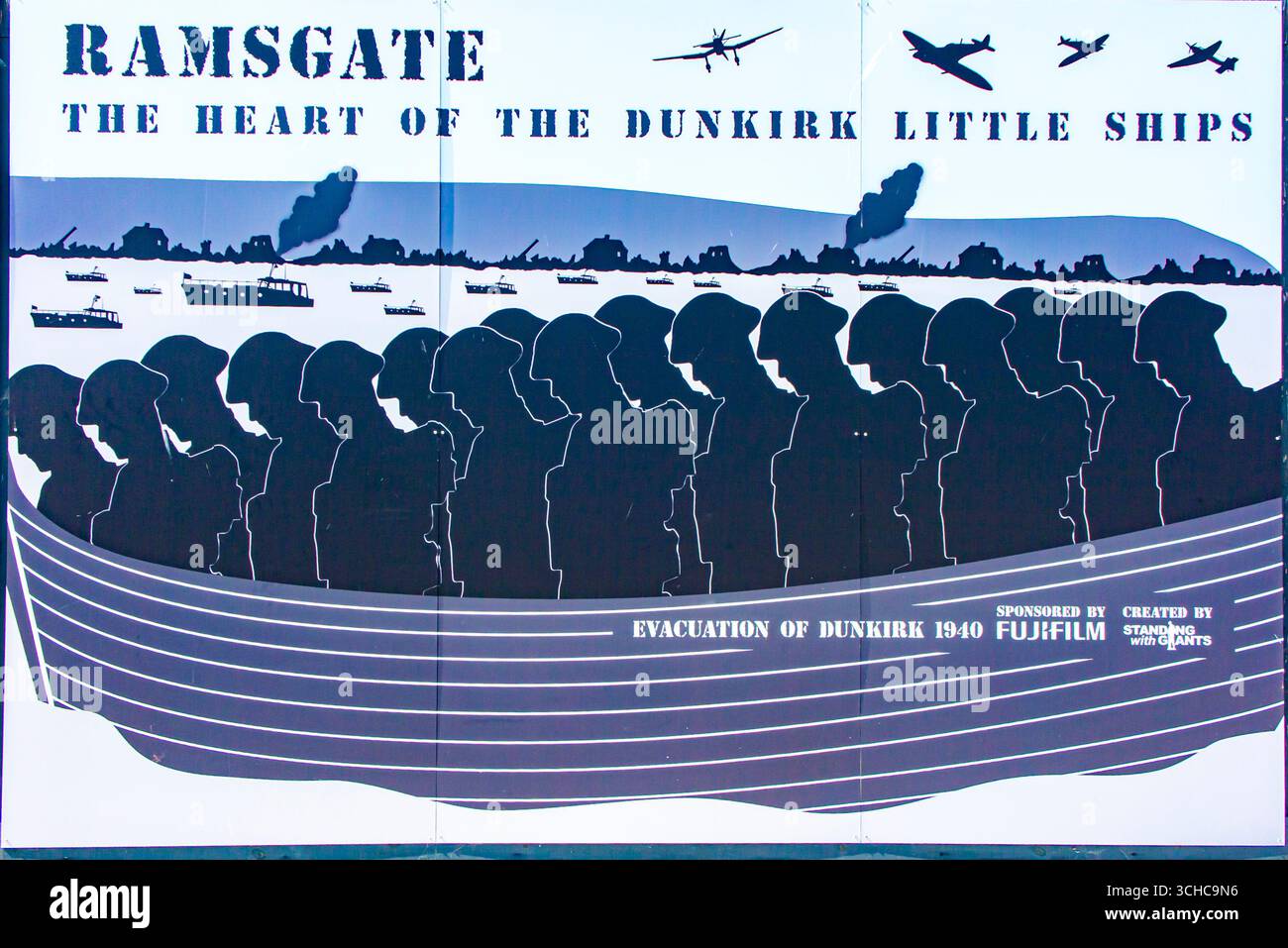 Affiches à Ramsgate rappelant la bravoure des soldats de la seconde Guerre mondiale à Dunkerque Banque D'Images
