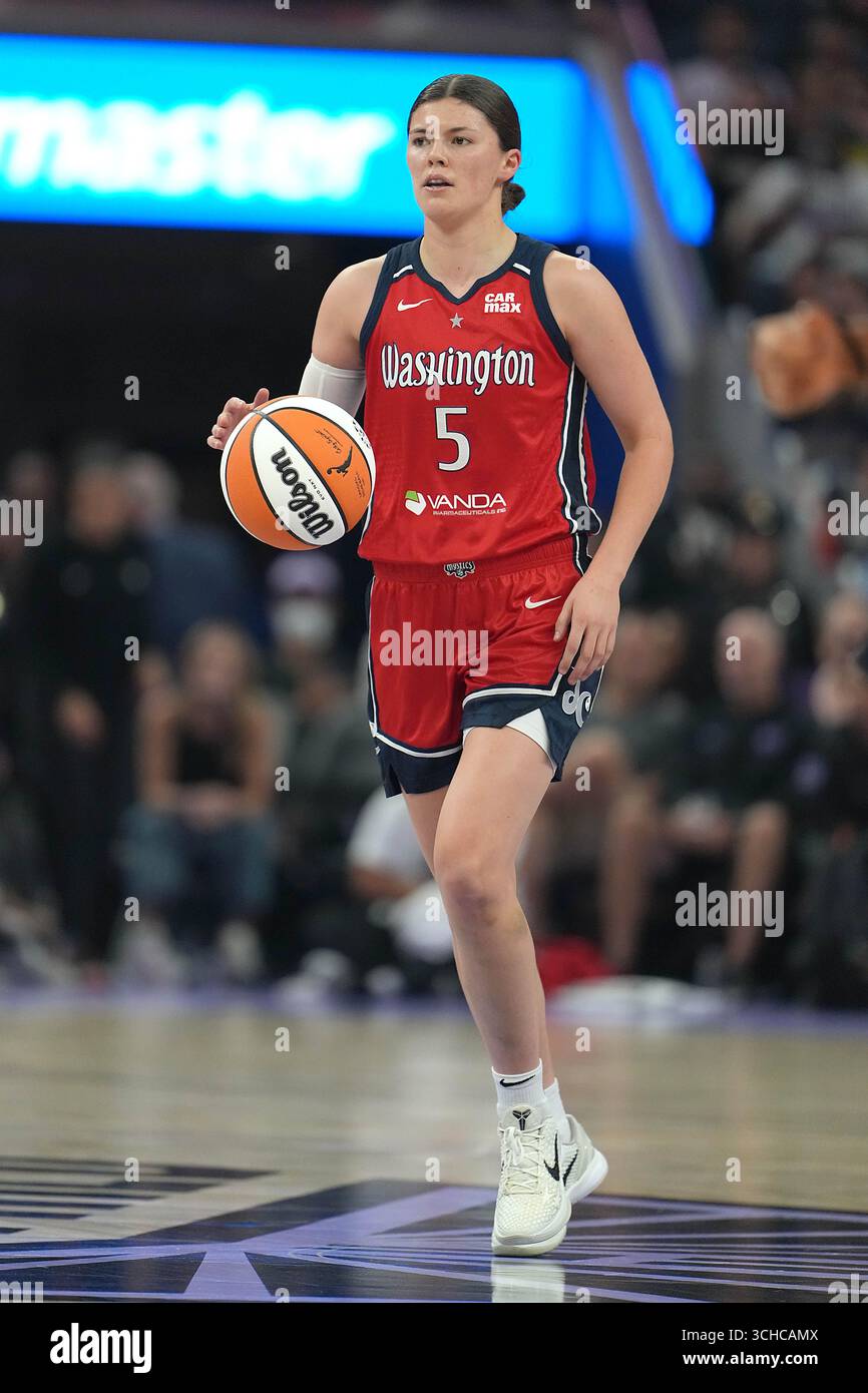 Le gardien de Washington Mystics Jade Melbourne (5) ramène la balle en bas du terrain lors de la première mi-temps contre les Golden State Valkyries au Chase Center, samedi 30 août 2025, à San Francisco. (Photo de Gerome Wright/image du sport) Banque D'Images