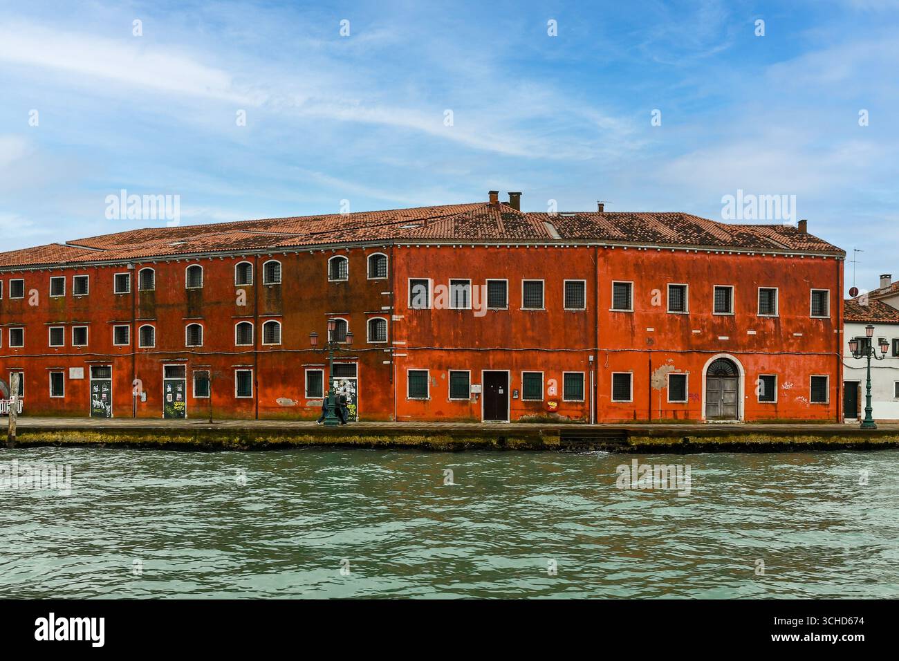 Façade du siège des Archives d'État de Venise dans un ancien entrepôt de tabac (17ème siècle), sur l'île de Giudecca, Venise, Vénétie, Italie Banque D'Images