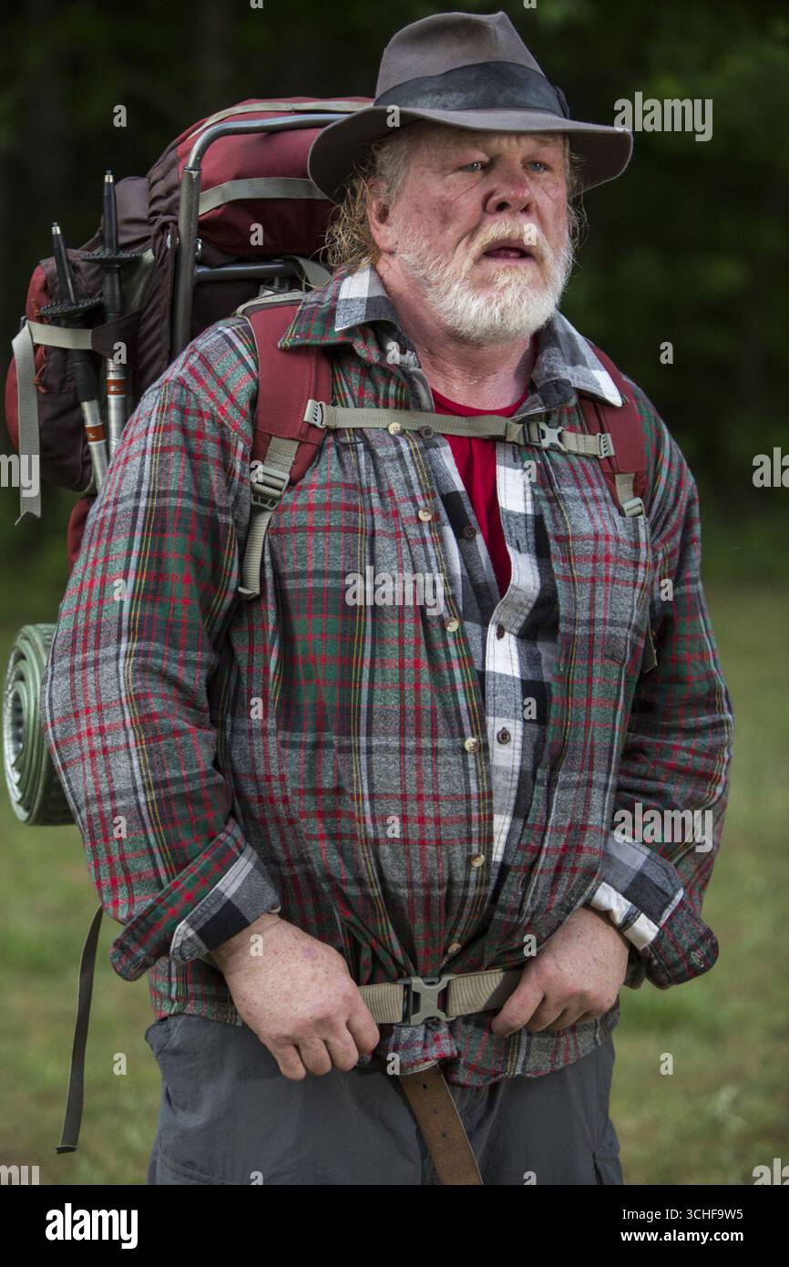 A Walk in the Woods est un film dramatique biographique américain réalisé par Ken Kwapis et sorti en 2015 et mettant en vedette Robert Redford, Nick Nolte et Emma Thompson. Basé sur le livre de 1998 du même nom de Bill Bryson, il est sorti le 2 septembre 2015. Banque D'Images