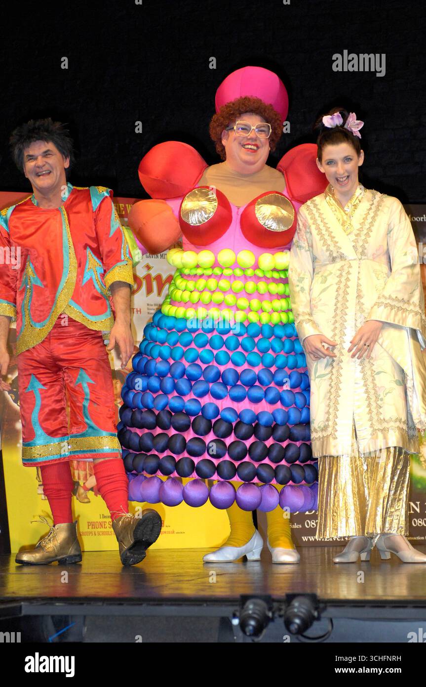 Gerard Kelly et Eric Potts lors du lancement de la presse nationale des pantomimes de Noël au Piccadilly Theatre de Londres - 23 novembre 2006 Banque D'Images