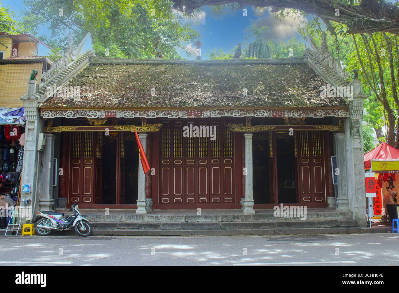 Vietnam, Hanoi. Temple BA Kieu, est situé près du lac Hoan Kiem Banque D'Images