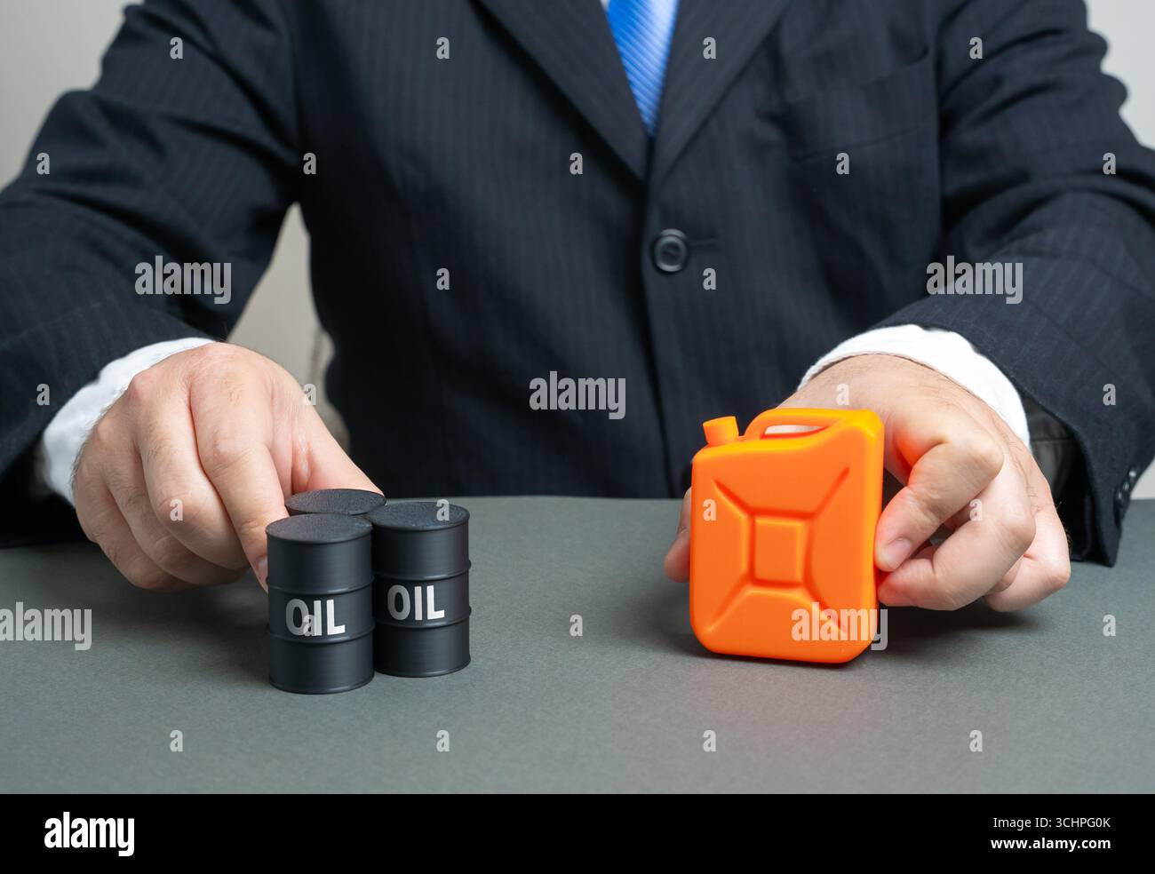 Achat d'huile pour transformation en carburant. Ressources énergétiques, opérations de raffinage, commerce mondial, approvisionnement en pétrole brut, industrie pétrochimique, réserves de carburant Banque D'Images