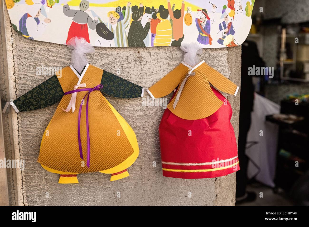 Poupées traditionnelles hanbok coréennes dans la boutique de souvenirs à Séoul Corée du Sud Banque D'Images