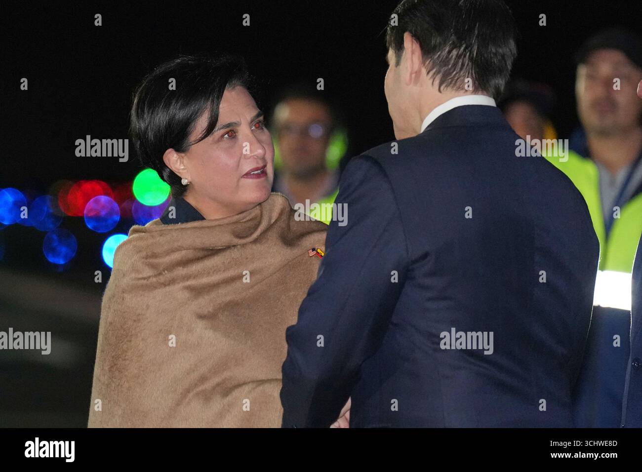 Secretary of State Marco Rubio is greeted by Ecuador's Foreign Minister Gabriela Sommerfeld as he arrives in Quito, Ecuador, Wednesday, Sept. 3, 2025, after visiting Mexico City. (AP Photo/Jacquelyn Martin, Pool) Banque D'Images