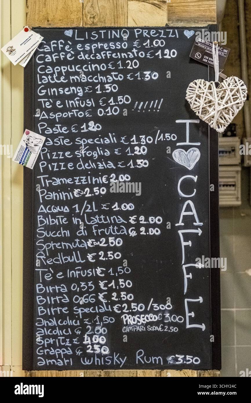 Sardaigne, marché alimentaire, bar à café, menu des boissons I love Caffe, Cagliari, Europe, ville métropolitaine de Cagliari, Italie, offre, bar, barista, visiteur, sho Banque D'Images