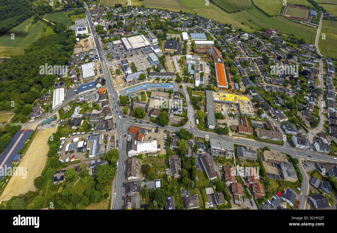 Vue aérienne, vue locale zone résidentielle Mittelstrasse et place de la mairie, chantier de construction de la mairie et évangélique Hasslinghausen-Herzkamp-Silsc Banque D'Images