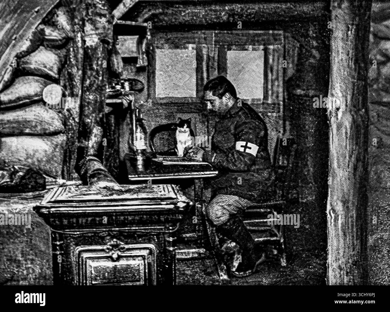 Ambulance de la première Guerre mondiale, tranchées de la première Guerre mondiale, hôpital de campagne français, L’illustration 1916, offensive Champagne, abri tranché, médecine de guerre, armée française, soins médicaux de première ligne, poste de secours sur le champ de bataille, évacuation sanitaire, soldats français, tranchées, hôpitaux de guerre, médecine militaire, conditions du champ de bataille, France de la première Guerre mondiale, soins de santé en temps de guerre, traitement des soldats, abris de sacs de sable, poste de secours, poste de premiers secours, Croix-Rouge française, première ligne de la première Guerre mondiale, installations en temps de guerre, vie en tranchée, médecine de zone de combat, hôpitaux militaires, soutien français en temps de guerre, infrastructure de terrain, soins de santé de la première Guerre mondiale, guerre de tranchées F Banque D'Images