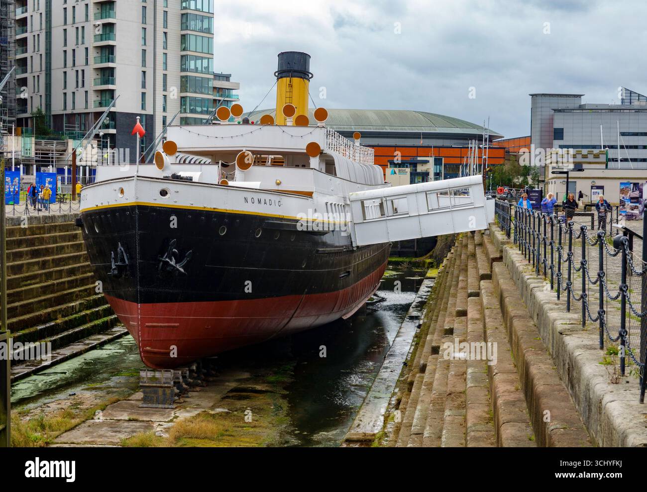 Bateau d'appel d'offres Nomadic SS, Titanic Museum Quarter, Belfast, Irlande du Nord Banque D'Images
