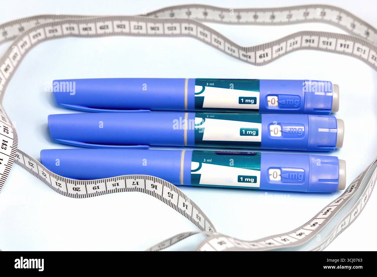 Stylo d'injection Ozempic pour le traitement de perte de poids. Photo de haute qualité Banque D'Images