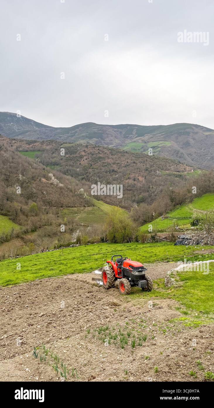 Paysage autour du village de Trascastro dans la vallée de Leitariegos dans les Asturies, Espagne Banque D'Images