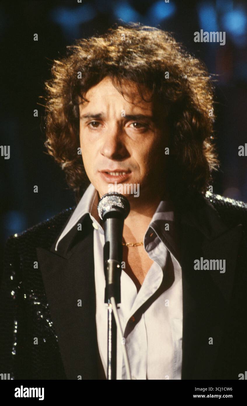 Portrait du chanteur français Michel Sardou, vers 1981. Banque D'Images