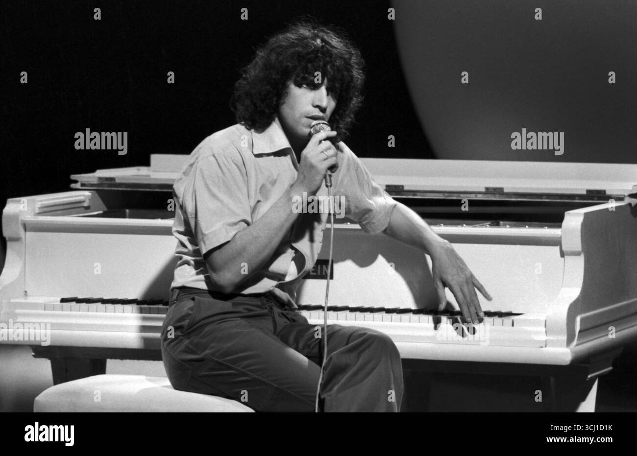 Le chanteur français Julien Clerc lors des répétitions de l'émission 'numéro un', le 23 septembre 1978. Banque D'Images