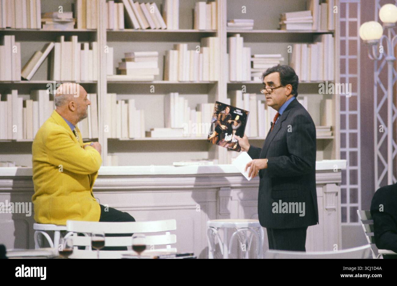 Jean-Pierre Coffe, invité de l'émission littéraire française 'apostrophes' sur 'les plaisirs populaires', présentée par Bernard pivot. 1989 Banque D'Images