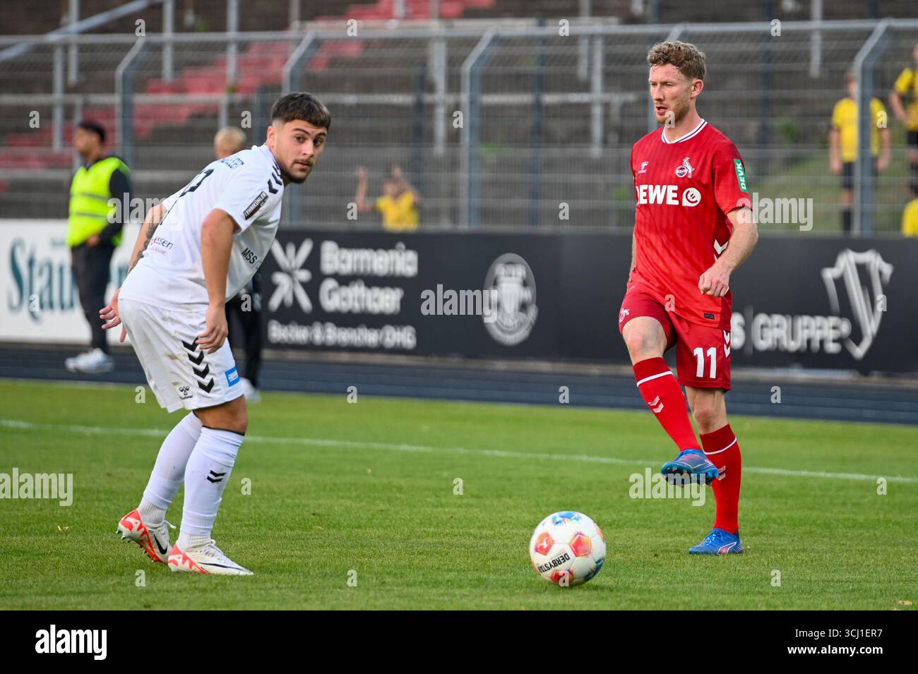 Florian Kainz (1. FC Köln), Freundschaftsspiel, ETB Schwarz-Weiß Essen - 1. FC Köln AM 03. Septembre 2025 im Stadion am Uhlenkrug, Essen. Béquille 1 :9 vor 1,216 Zuschauern Banque D'Images