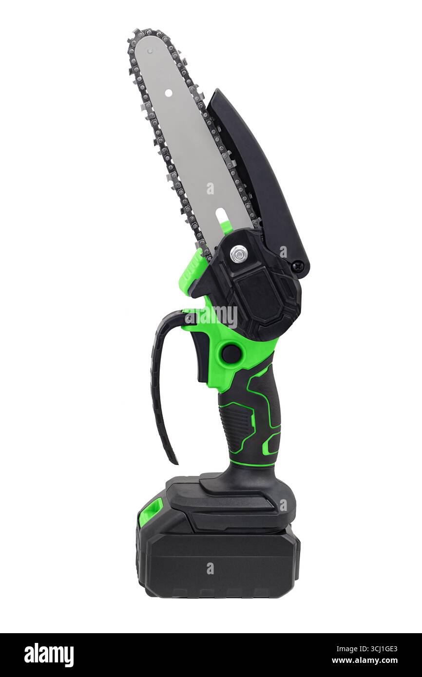 Scie à chaîne sans fil compacte générique, isolée sur fond blanc Banque D'Images