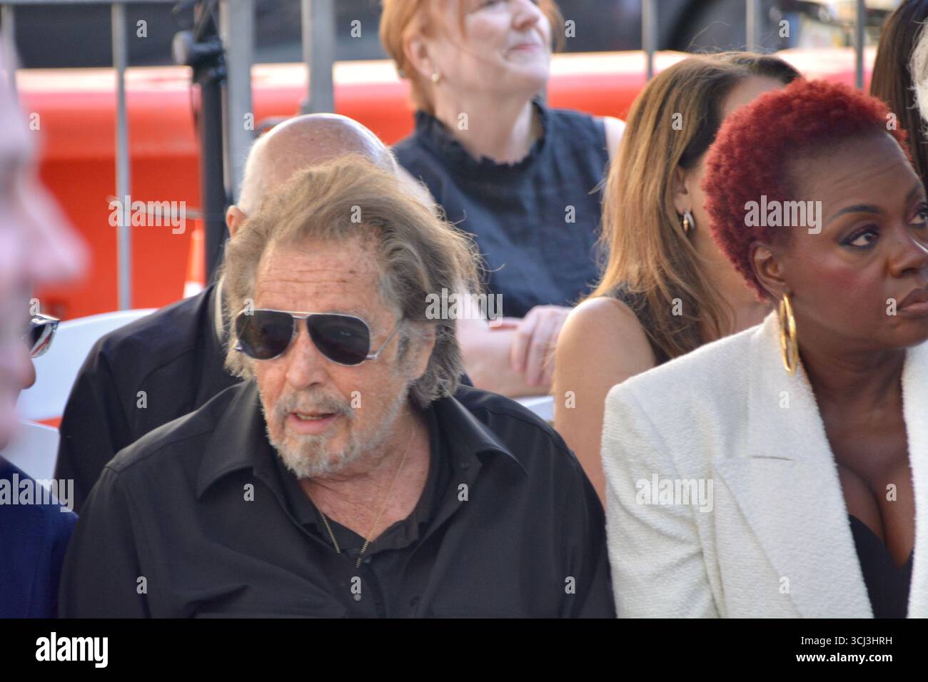 L’actrice Viola Davis est assise à côté de l’acteur Al Pacino lors de la cérémonie des stars du Hollywood Walk of Fame de Jessica Chastain sur Hollywood Boulevard à Los Angeles, Californie, le 4 septembre 2025. Banque D'Images