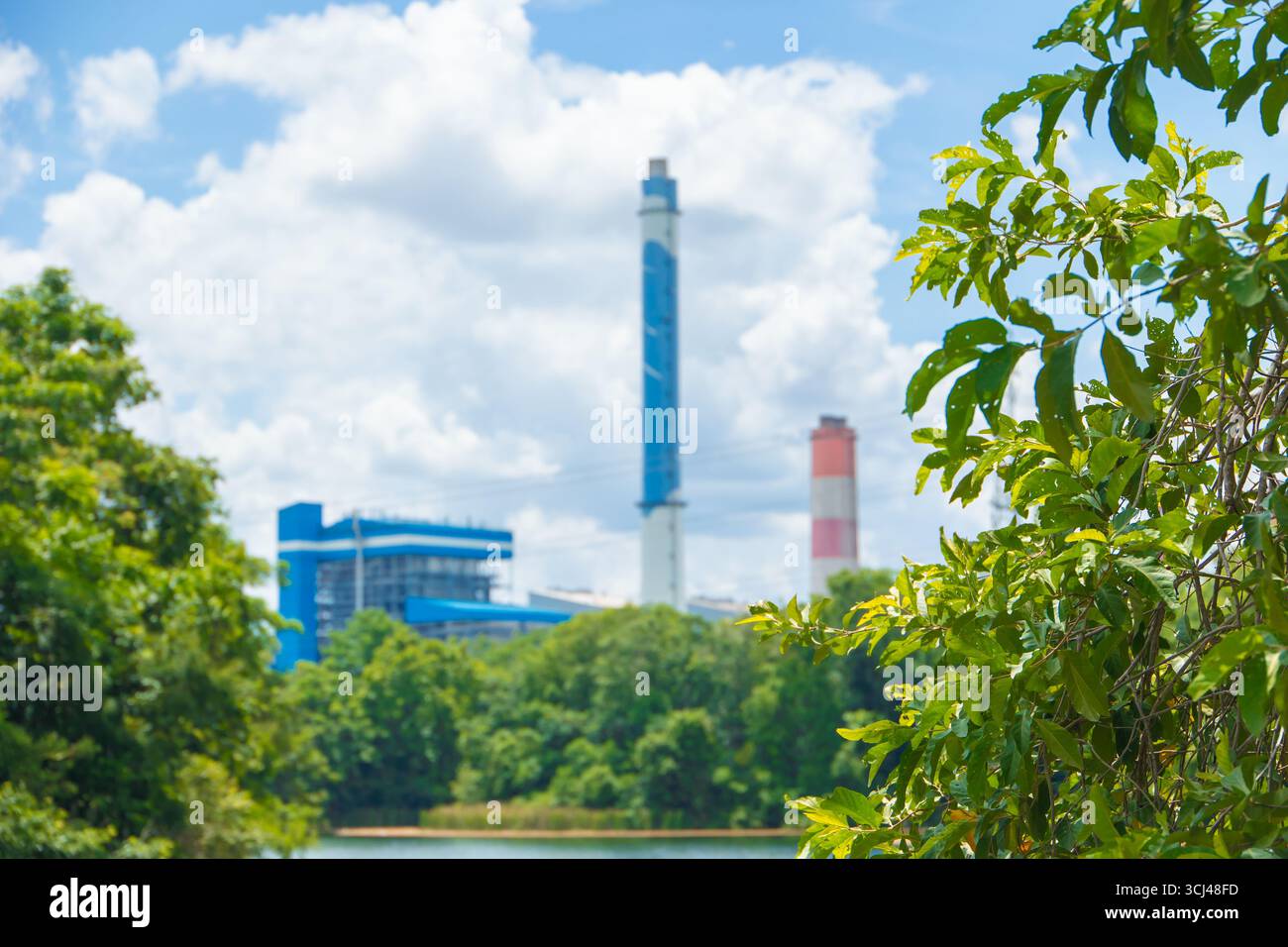 Usine verte, industrie de centrale électrique pour l'écologie bon environnement ozone air faible empreinte carbone concept de production. Banque D'Images