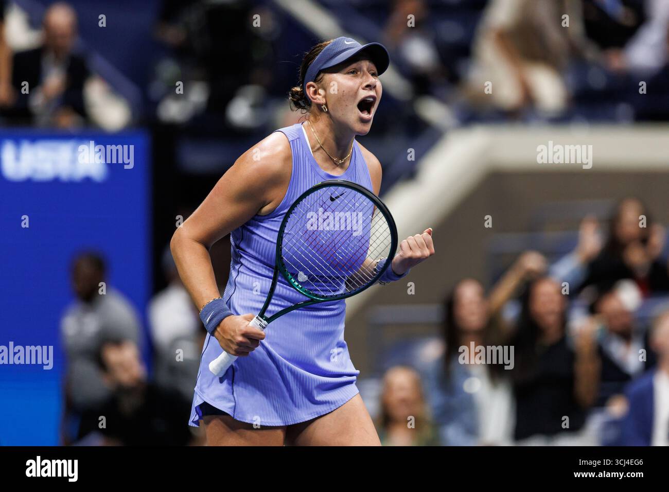 Queens, États-Unis. 04th Sep, 2025. Queens, New York. 04 septembre 2025 : Amanda Anisimova (USA) bat Naomi Osaka (JPN) lors de l'US Open 2025. Crédit : Corleve/Alamy Live News Banque D'Images