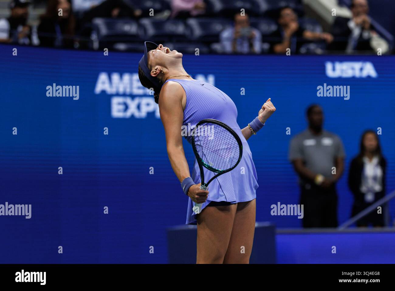 Queens, États-Unis. 04th Sep, 2025. Queens, New York. 04 septembre 2025 : Amanda Anisimova (USA) bat Naomi Osaka (JPN) lors de l'US Open 2025. Crédit : Corleve/Alamy Live News Banque D'Images
