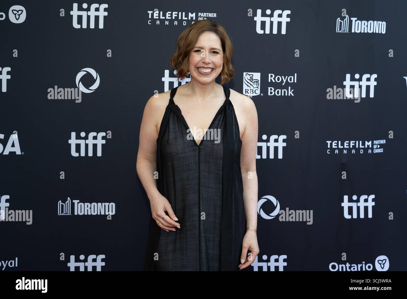 Toronto, Canada. 04th Sep, 2025. Vanessa Bayer assiste au tapis rouge pour la première de ''Maddie's secret'' lors du Festival international du film de Toronto 2025 au Roy Thomson Hall de Toronto, Canada, le 4 septembre 2025. (Photo de Leonardo Ramirez/Eyepix Group/NurPhoto) crédit : NurPhoto SRL/Alamy Live News Banque D'Images
