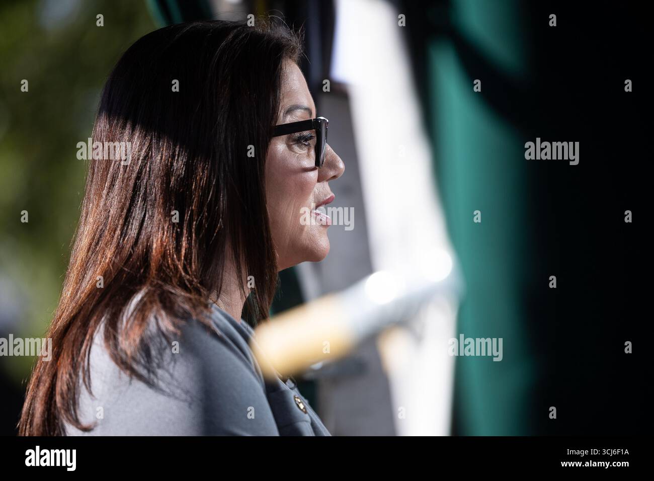 Washington, États-Unis. 05th Sep, 2025. La secrétaire au travail Lori Chavez-DeRemer donne une interview télévisée devant la Maison Blanche à Washington, DC le vendredi 5 septembre 2025. Ce matin, le Bureau of Labor Statistics a rapporté que l'économie américaine a ajouté 22 000 emplois le mois dernier, avec le taux de chômage passant de 4,3 pour cent de 4,2 pour cent. Photo de Francis Chung/UPI crédit : UPI/Alamy Live News Banque D'Images