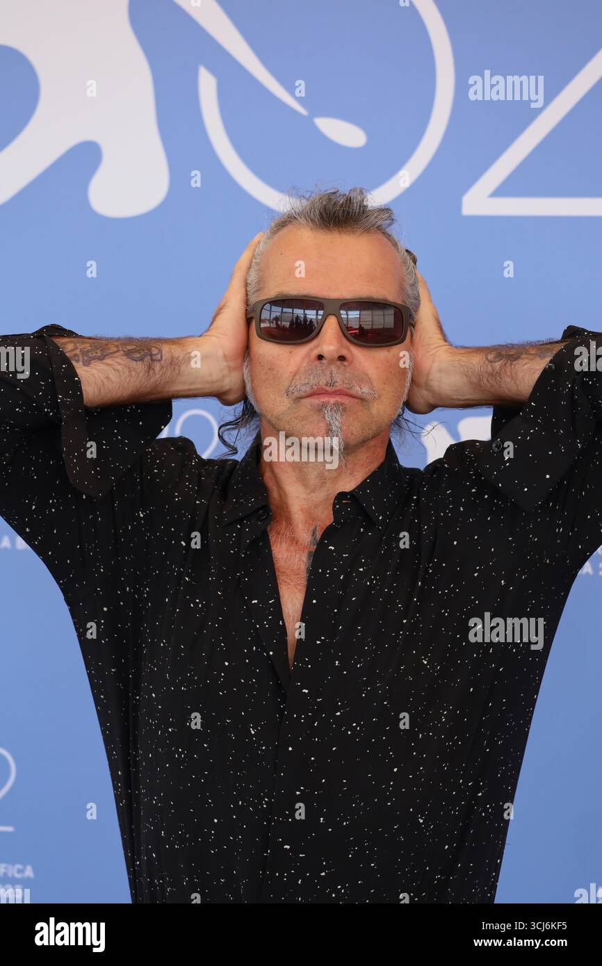 Venise, Italie, 5 septembre 2025. Francesco Fei à la photo appel pour le bruit du film à l'intérieur. Ne m’appelez pas Une Rock Star (Piero Pelù. Rumore Dentro) au 82e Festival international du film de Venise. Crédit photo : Doreen Kennedy / Alamy Live News. Banque D'Images