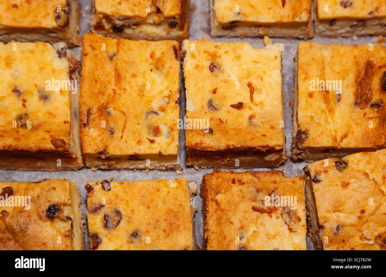 Lot de gâteaux au fromage cuits au four, vue de dessus. Banque D'Images