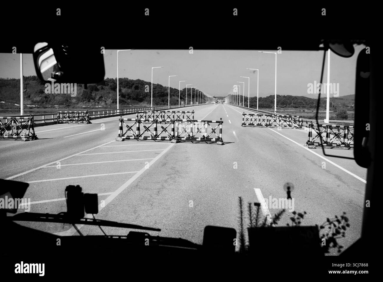 Point de contrôle routier sur le chemin de la zone démilitarisée en Corée du Sud Banque D'Images
