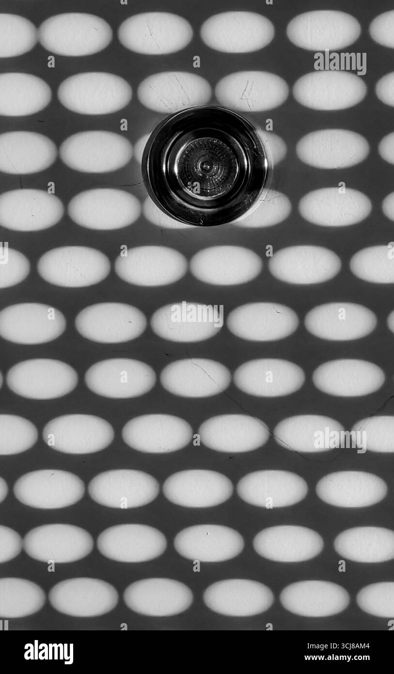 Dualité de la lumière. Correspondance des lumières. Teintes monochromes. Banque D'Images