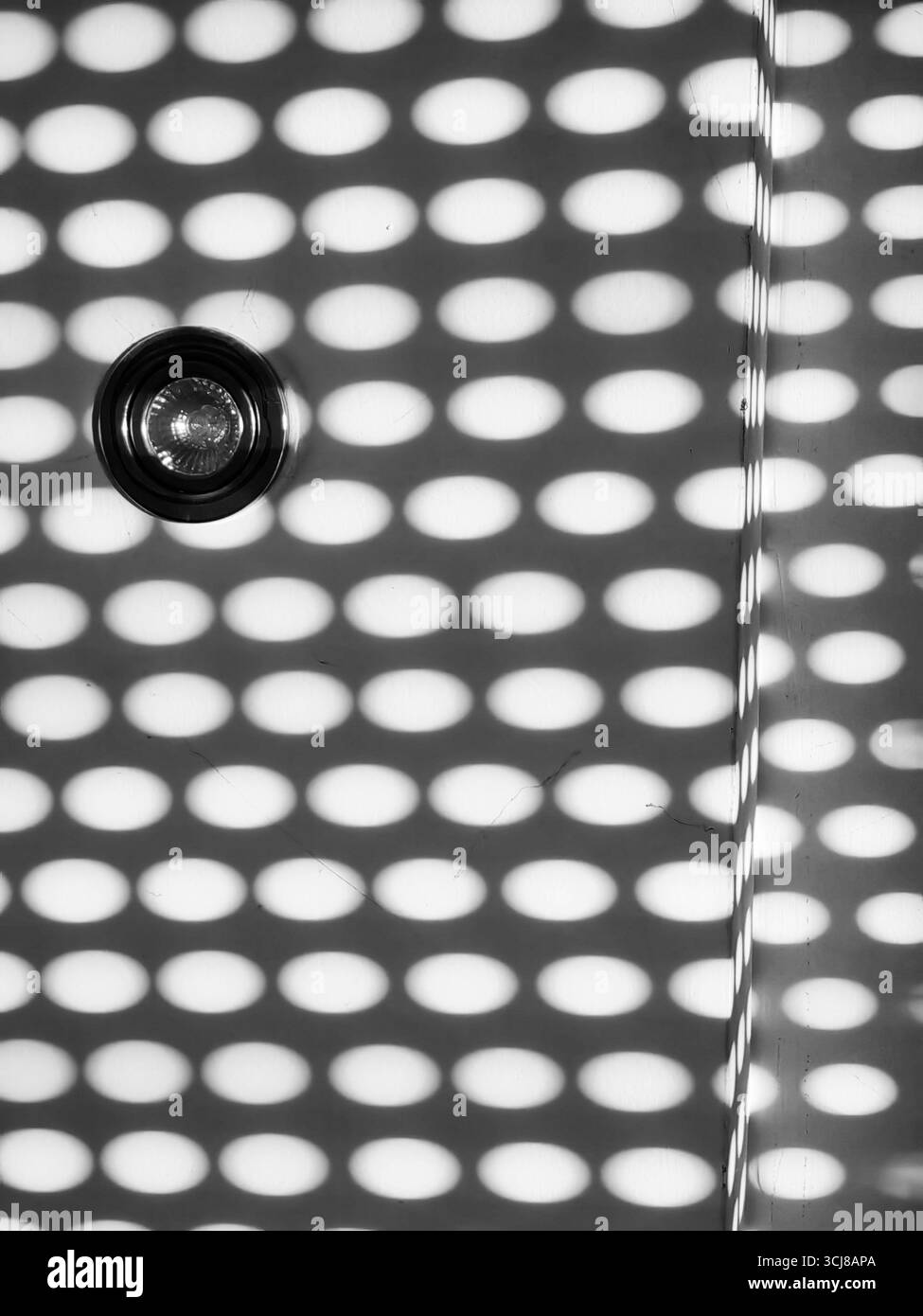 Dualité de la lumière. Correspondance des lumières. Teintes monochromes. Banque D'Images