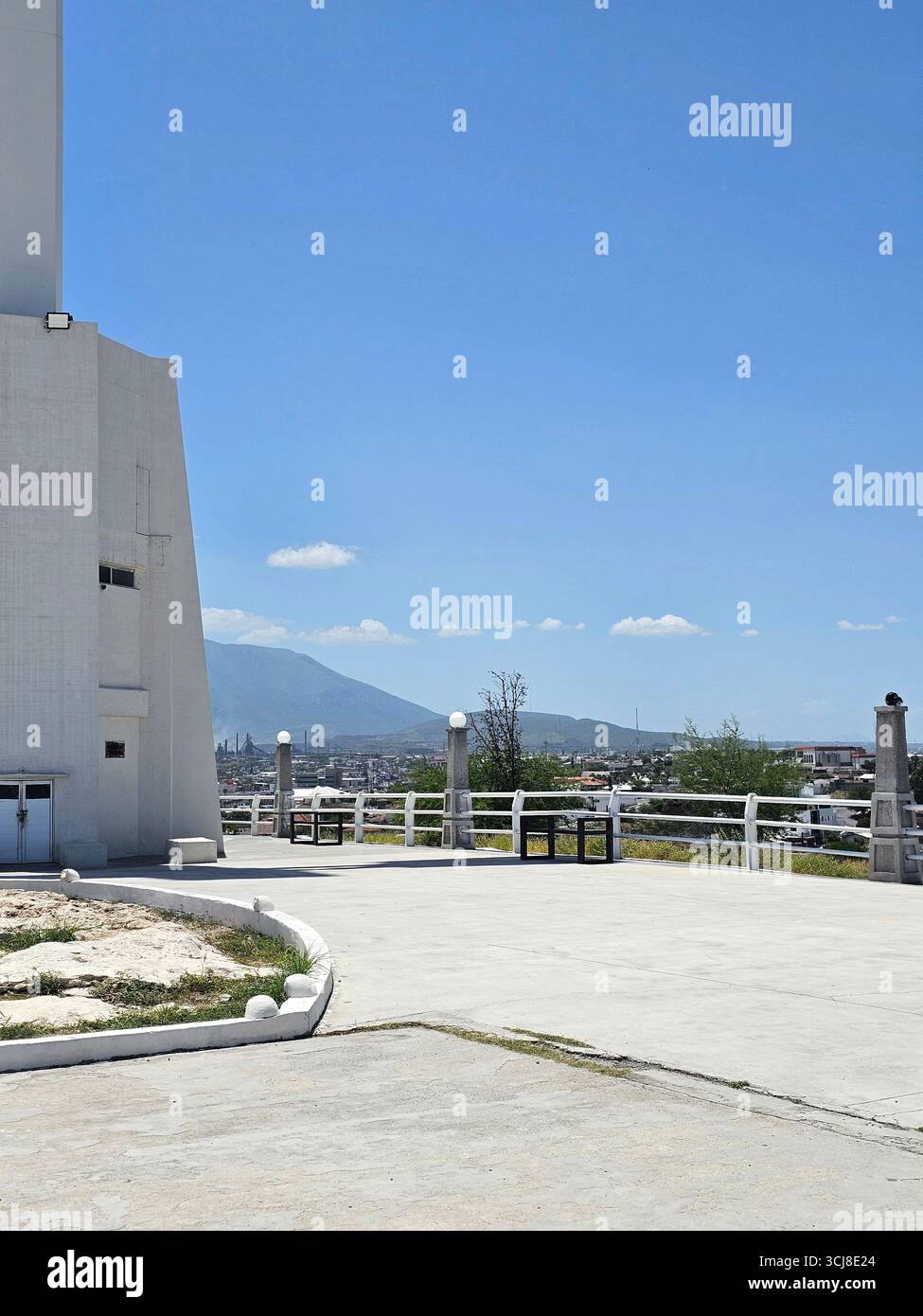 Le Cristo de la Bartola est le plus grand d'Amérique latine, situé au plus grand point d'observation de la ville de Monclova, Coahuila, au Mexique Banque D'Images
