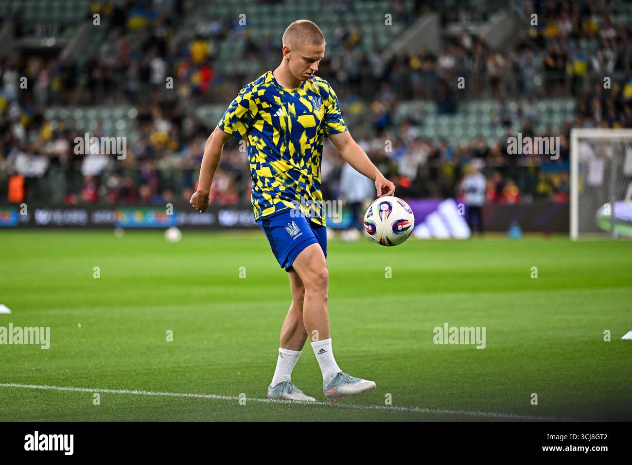 Wroclaw, Pologne. 05th Sep, 2025. Wroclaw, Pologne, 05 septembre 2025 : Oleksandr Zinchenko (17 Ukraine) se réchauffe pendant le match entre l'Ukraine et la France dans les qualifications européennes pour la Coupe du monde 2026 à Wroclaw, Pologne, le 5 septembre 2025. (Yaroslav Dunka/SPP) crédit : SPP Sport Press photo. /Alamy Live News Banque D'Images