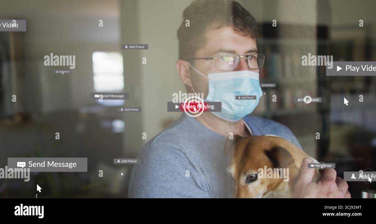 Tenant chien brun, homme portant des lunettes et masque par panneau de verre dans le bureau, avec des icônes flottantes Banque D'Images