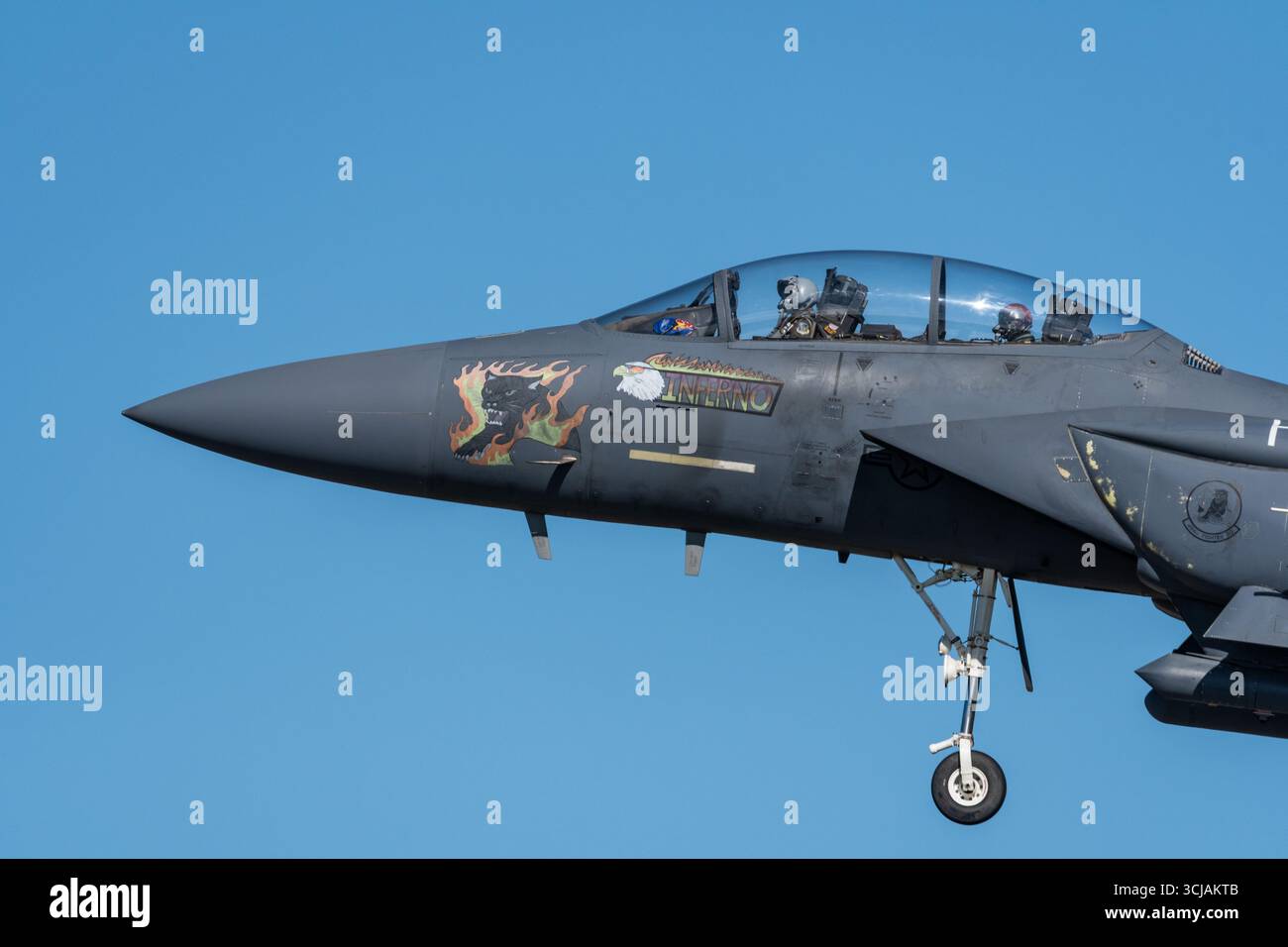 'INFERNO' - gros plan du cockpit d'un McDonnell Douglas F-15 Eagle de l'USAF arrivant à RAF Lakenheath, Suffolk Banque D'Images
