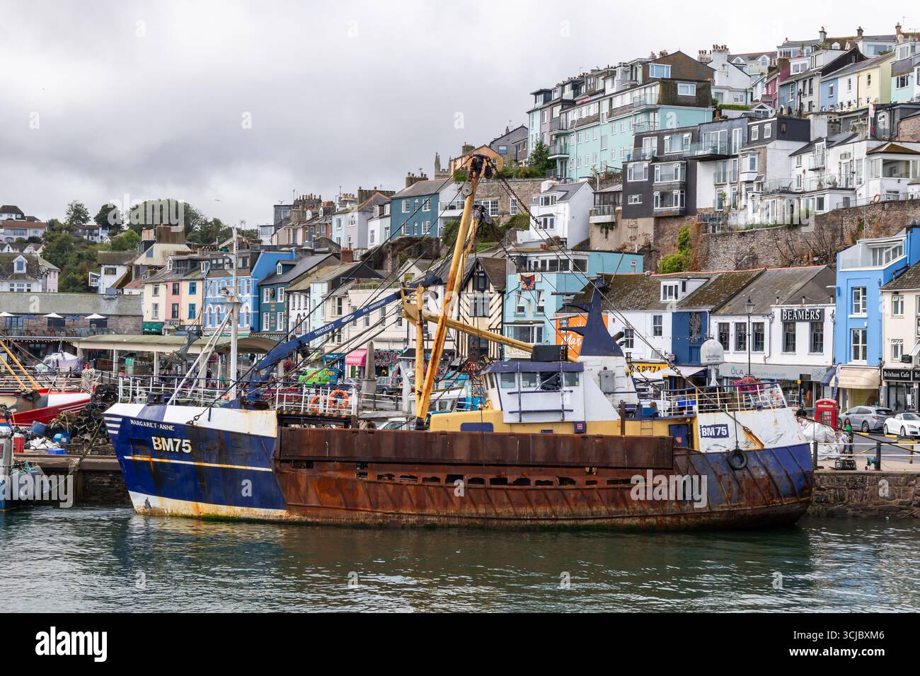 Bateau de pêche BM75 Margaret-Anne amarré au port de Brixham 27/08/2025 Banque D'Images