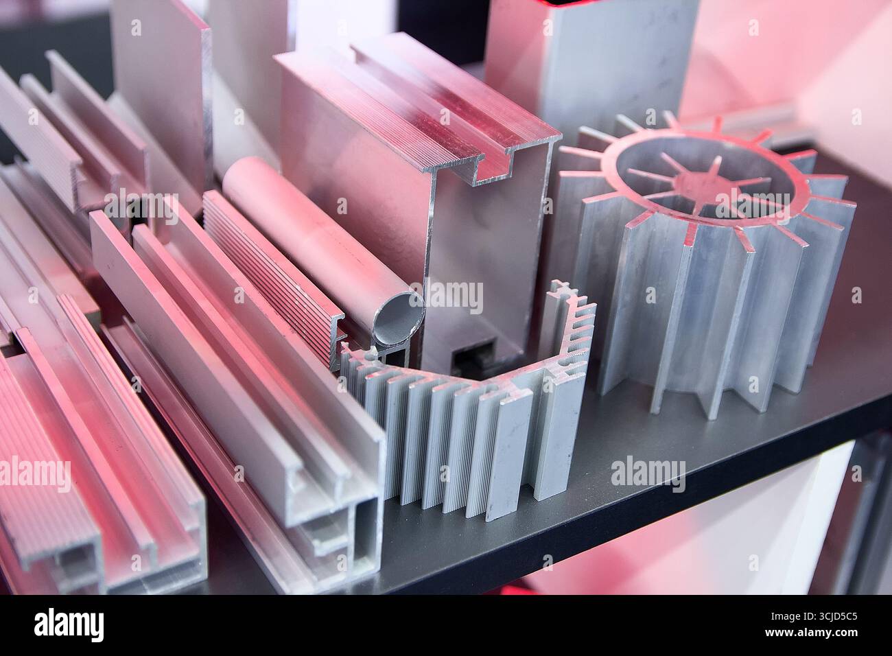 Modèle de produits en aluminium produits méthodes d'extrusion. Industrie Banque D'Images