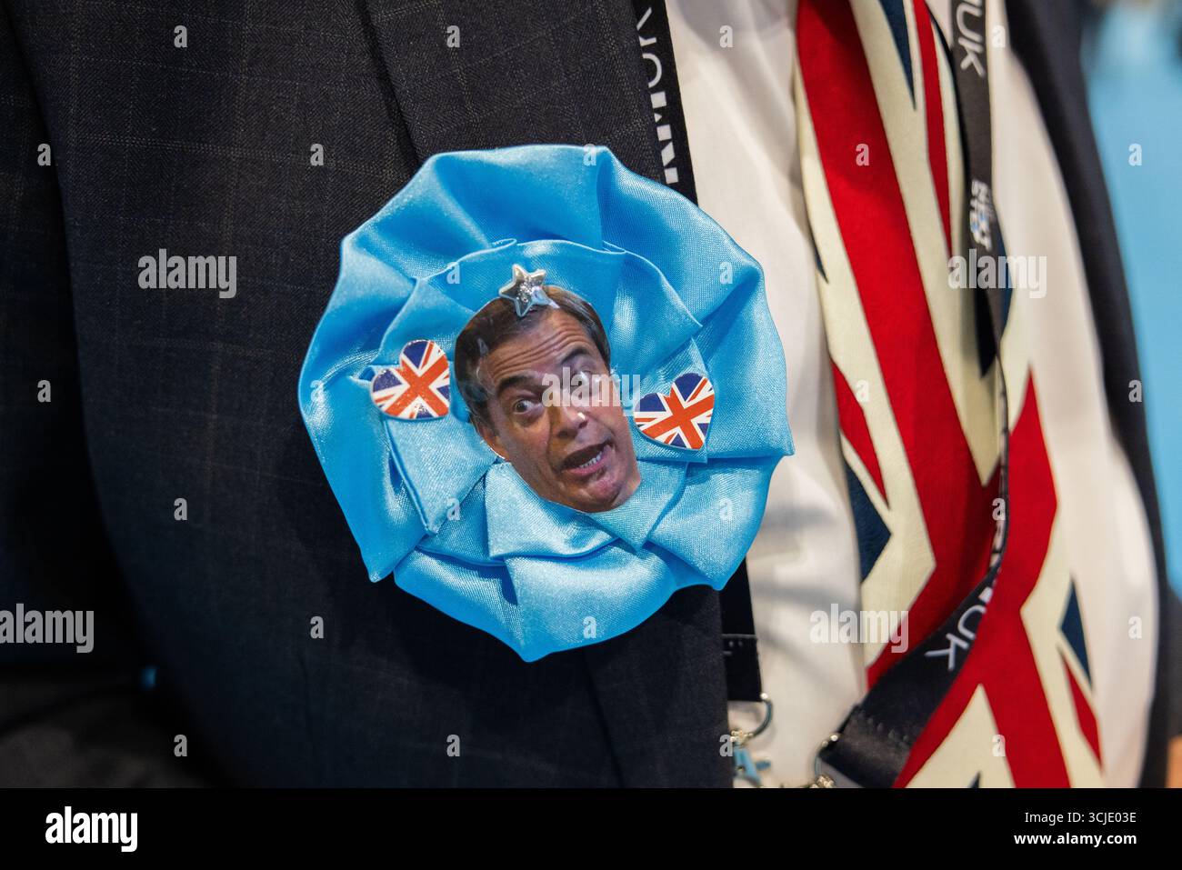 Birmingham, Royaume-Uni. 05 SEPTEMBRE 2025. Rosette Farage le premier jour de la Conférence du Parti réformiste, organisée au NEC à Birmingham pour son édition 2025. Crédit Milo Chandler/Alamy Live News Banque D'Images