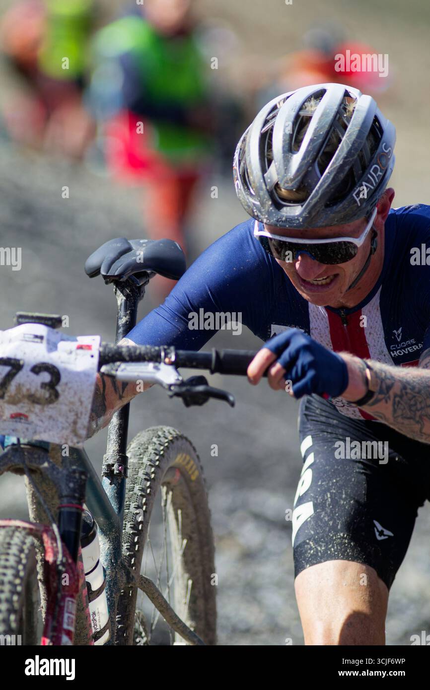 Valais, Suisse. 06 septembre 2025. Valais, Suisse - 6 septembre 2025. Les coureurs participent aux championnats du monde du marathon de vélo de montagne UCI (XCM). Photo de Sébastien Klein/ABACAPRESS.COM crédit : Abaca Press/Alamy Live News Banque D'Images Valais, Suisse. 06 septembre 2025. Valais, Suisse - 6 septembre 2025. Les coureurs participent aux championnats du monde du marathon de vélo de montagne UCI (XCM). Photo de Sébastien Klein/ABACAPRESS.COM crédit : Abaca Press/Alamy Live News Banque D'Images