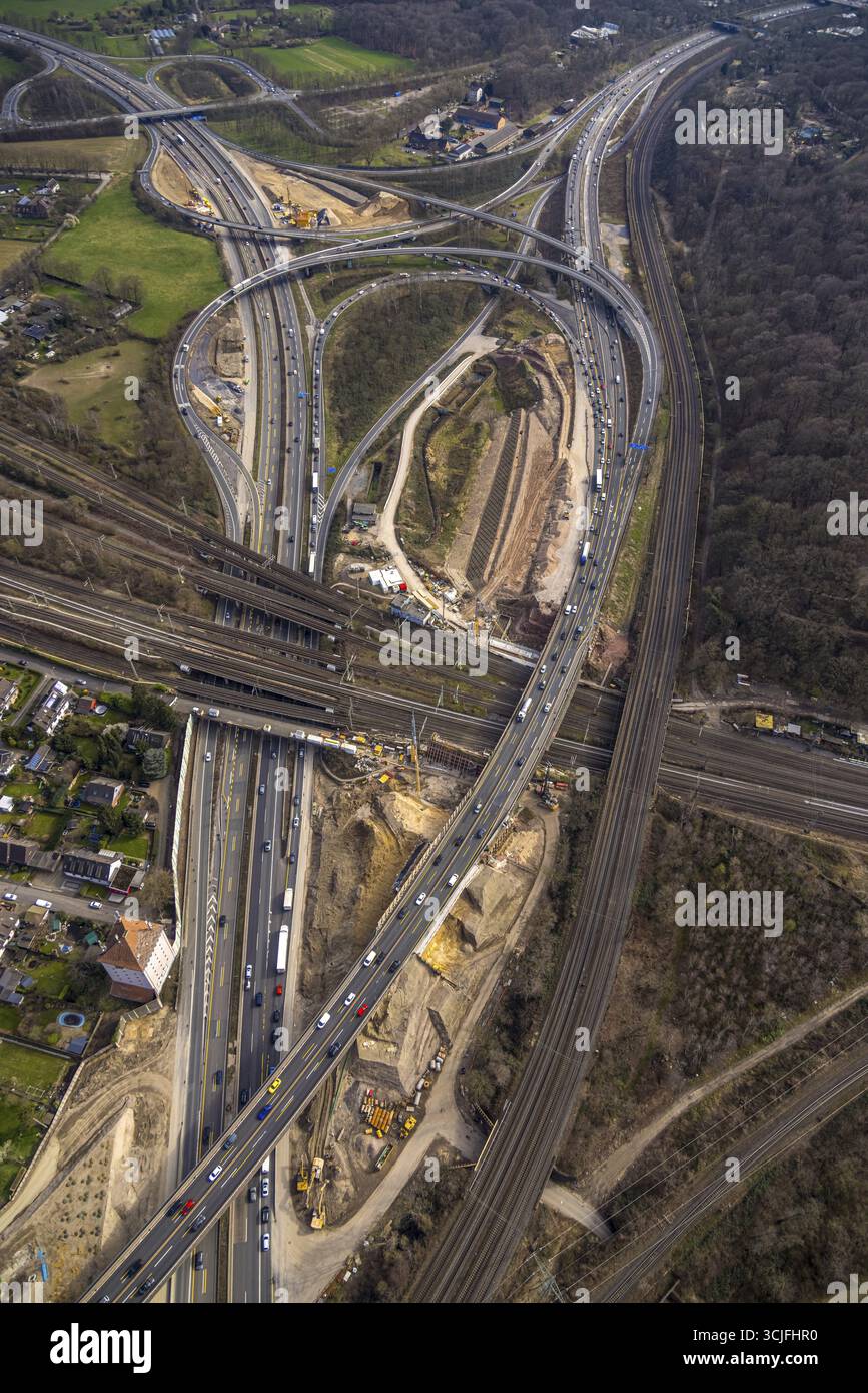 Vue aérienne, jonction autoroutière Kaiserberg des autoroutes A40 et A3 avec chantiers, Duissern, Duisbourg, région de la Ruhr, Rhénanie du Nord-Westphalie, Banque D'Images