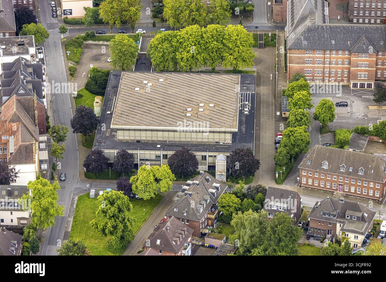 Vue aérienne, Saalbau, événements, vieille ville, Bottrop, région de la Ruhr, Rhénanie-du-Nord-Westphalie, Allemagne, architecture, bâtiment, lieu de l'événement, bâtiment, buildin Banque D'Images