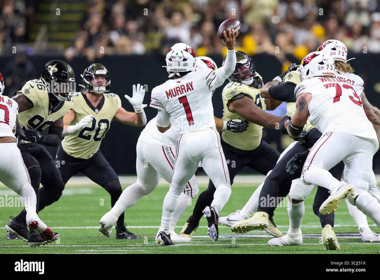 La Nouvelle-Orléans, États-Unis. 07 septembre 2025. Le quarterback des Arizona Cardinals, Kyler Murray (1), tente une passe lors d'un match de la NFL le dimanche 7 septembre 2025 à Metairie, en Louisiane. (Photo de Peter G. Forest/Sipa USA) crédit : Sipa USA/Alamy Live News Banque D'Images