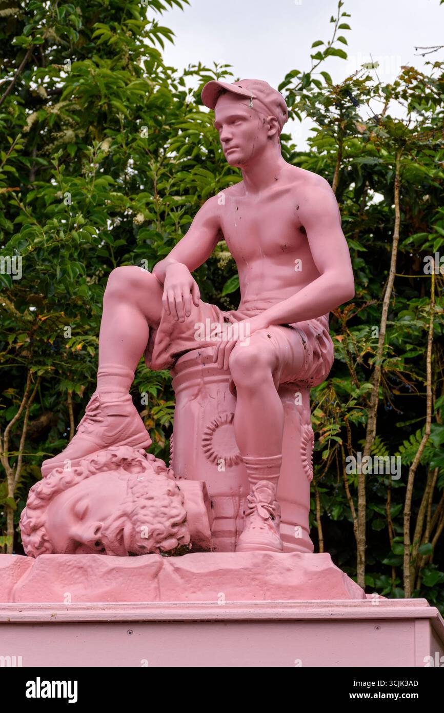 David & Goliath, sculpture de Jam Sutton, 2018. Dubh Linn Garden, Dublin Castle, Dame Street, Dublin, Irlande Banque D'Images