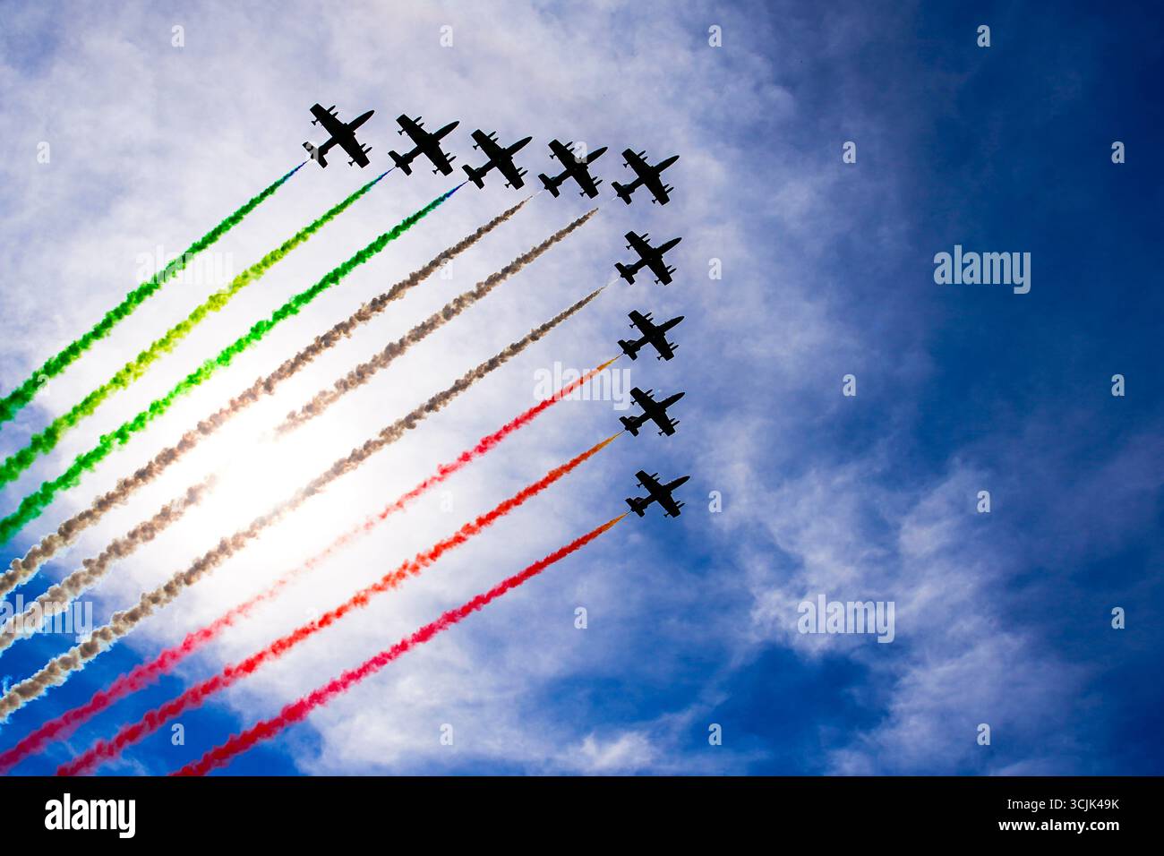 Frecce tricolori patrouille italienne lors de la formule 1 Pirelli Gran Premio d'Italia 2025 au circuit de Monza, Lombardie, Italie. , . Du 6 au 9 septembre 2025. 16e manche du Championnat du monde FIA de formule 1 2025. (Photo de Alessio de Marco/Sipa USA) crédit : Sipa US/Alamy Live News Banque D'Images