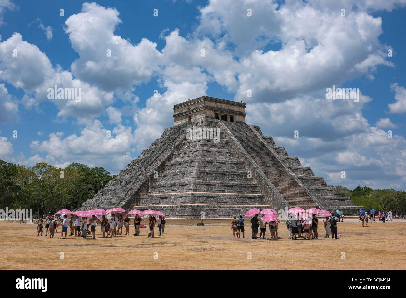 Piste, Mexique - 28 avril 2025 : Temple de Kukulkan, Chichen Itza était une importante ville maya préhispanique située dans la péninsule du Yucatan au Mexique. Banque D'Images