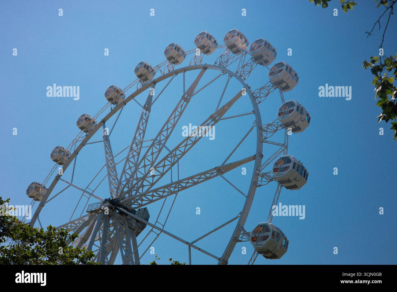 grande roue dans la ville de Barcelone Banque D'Images