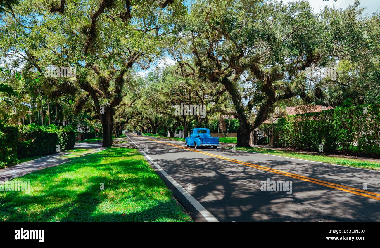 Blue Truck Road Street City Coral Gables Banque D'Images